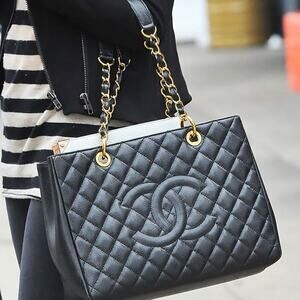 💎✨BEAUTIFUL✨💎Authentic CHANEL Quilted Chain Shoulder Handbag